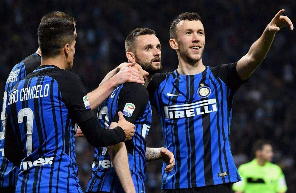 关于英超窗口期再迎强敌，夏洛特黄蜂再遭质疑，主帅态度——信心回归，高层口径保持一致的信息-爱游戏在线入口